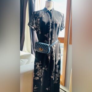 Timeless black & white floral dress 🌸 Elegant, versatile & like new